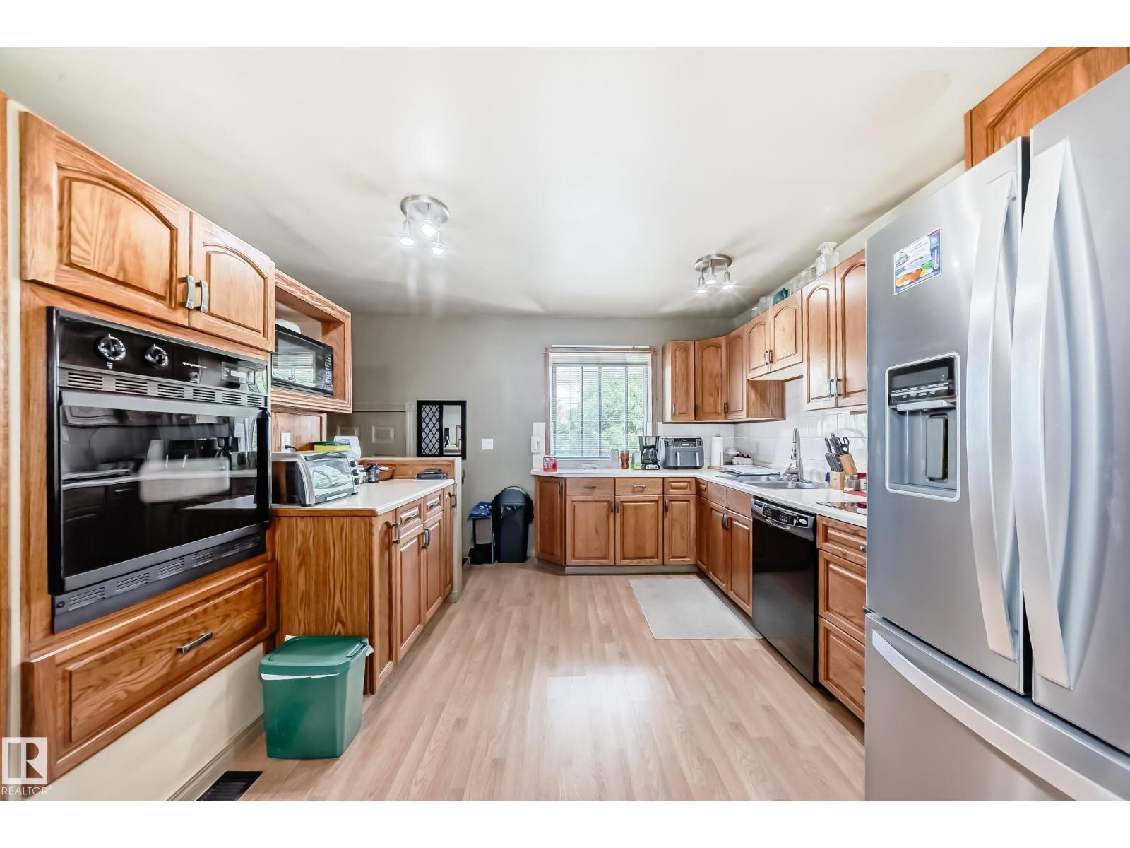 12137 44 ST NW NW