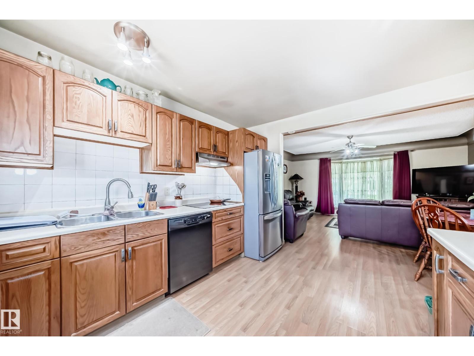 12137 44 ST NW NW