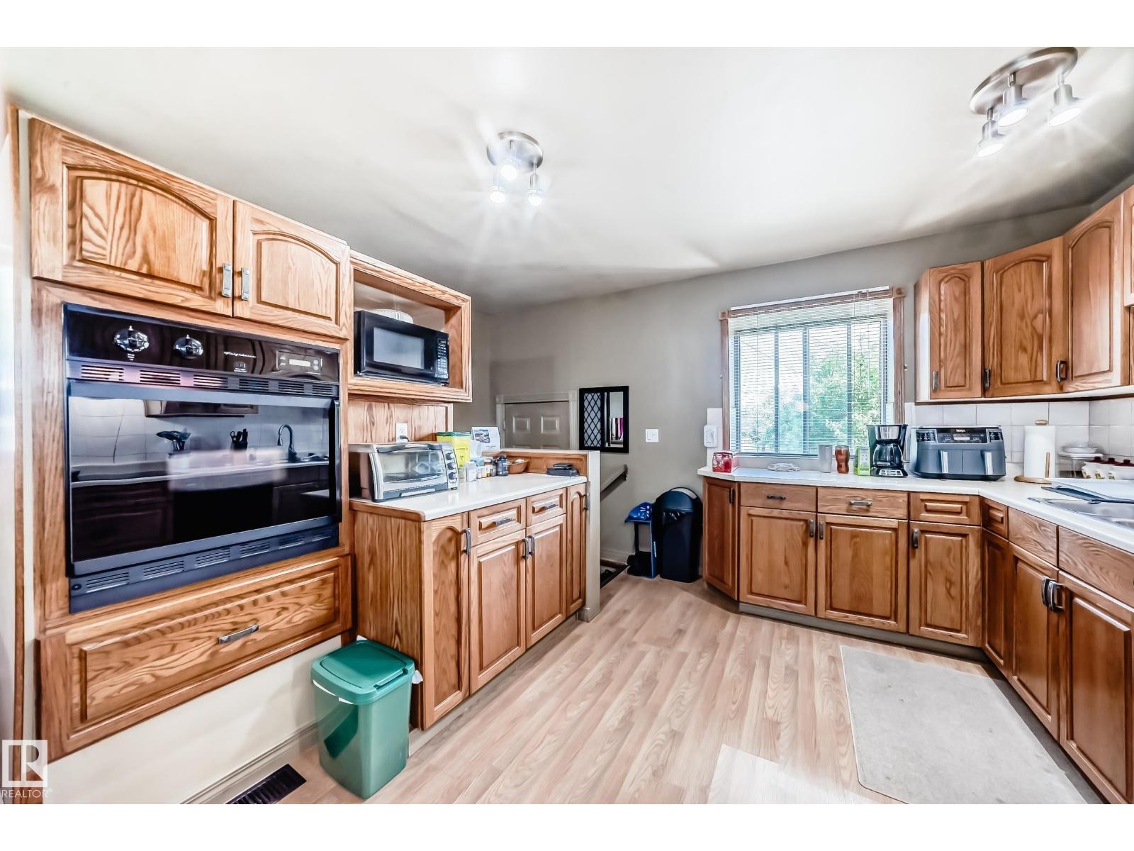 12137 44 ST NW NW
