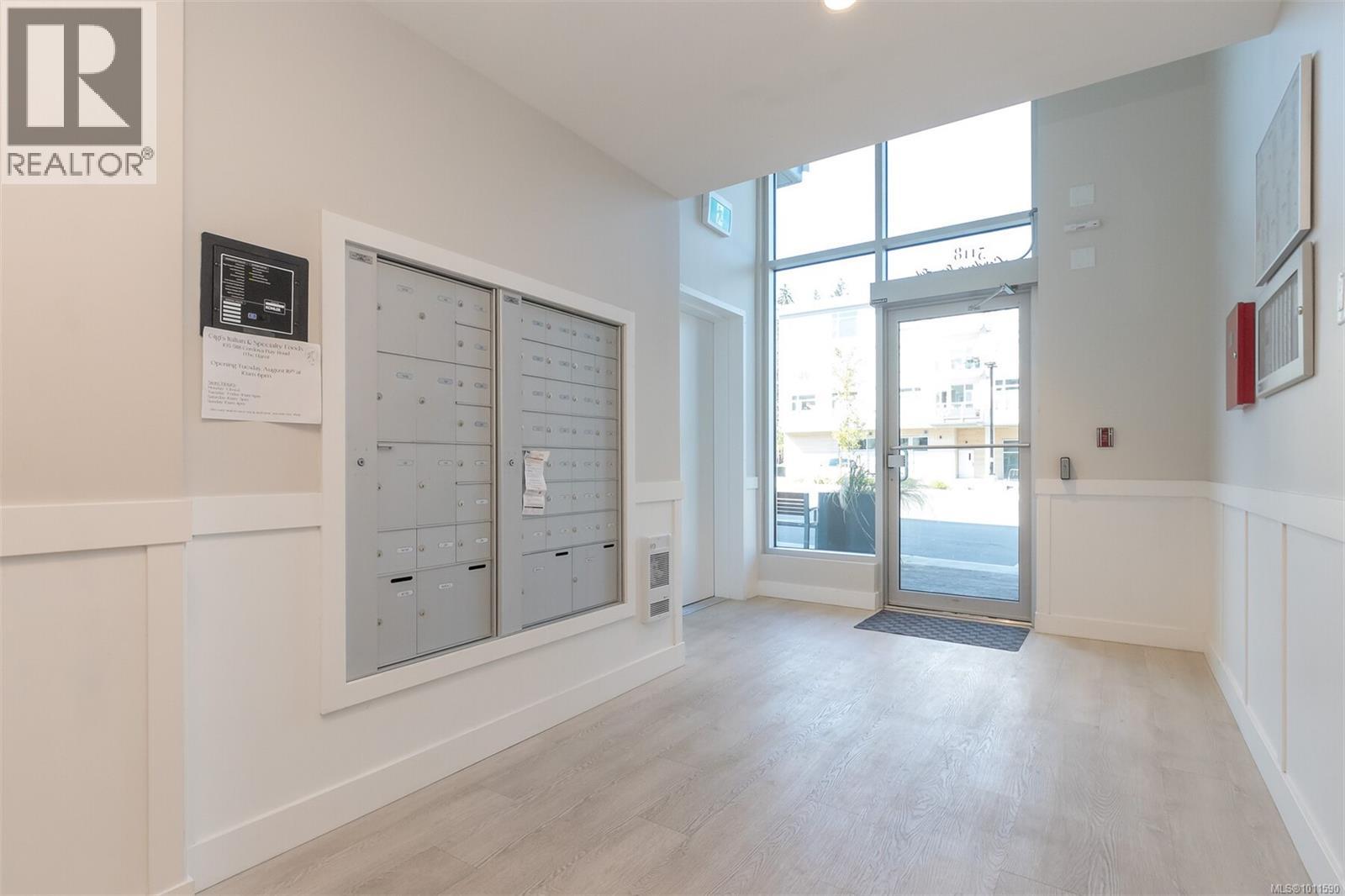 406 5118 Cordova Bay Rd