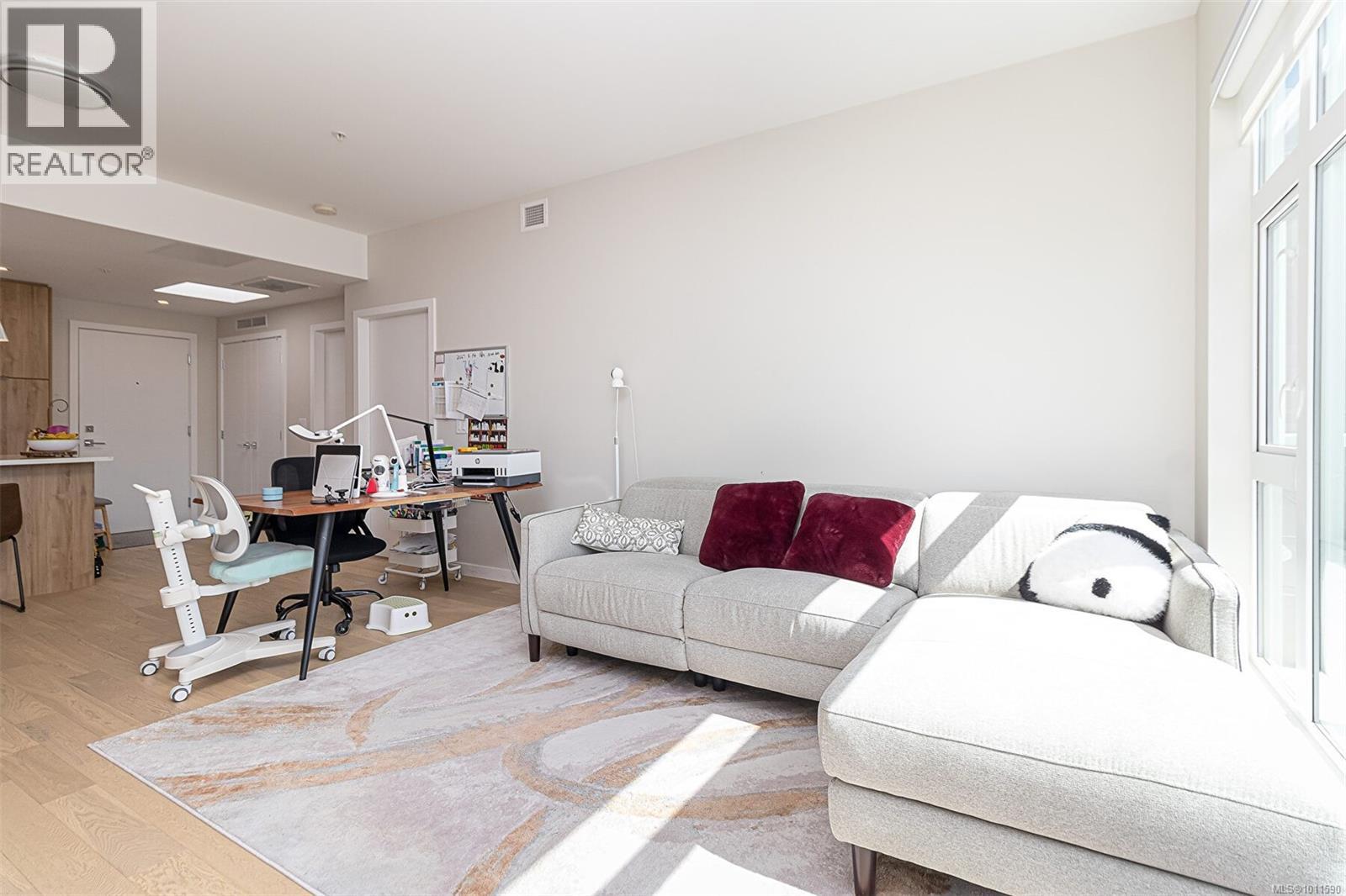 406 5118 Cordova Bay Rd