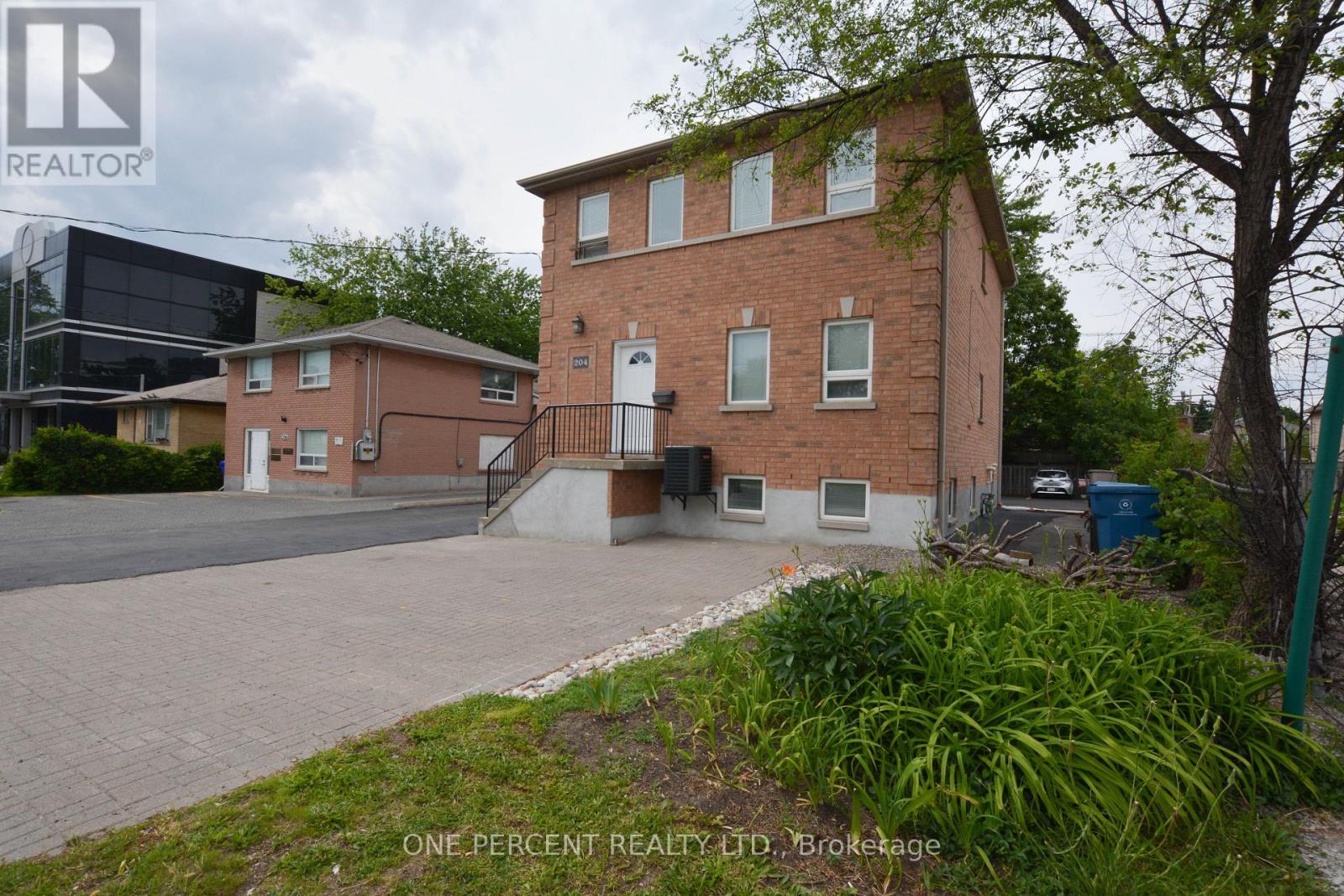 204 SHEPPARD AVENUE W