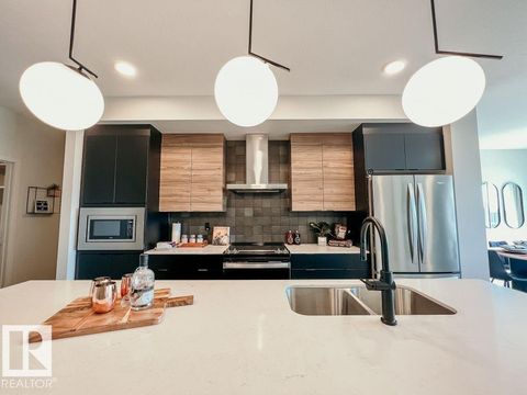 7457 KLAPSTEIN CR SW Edmonton AB T6W5N8