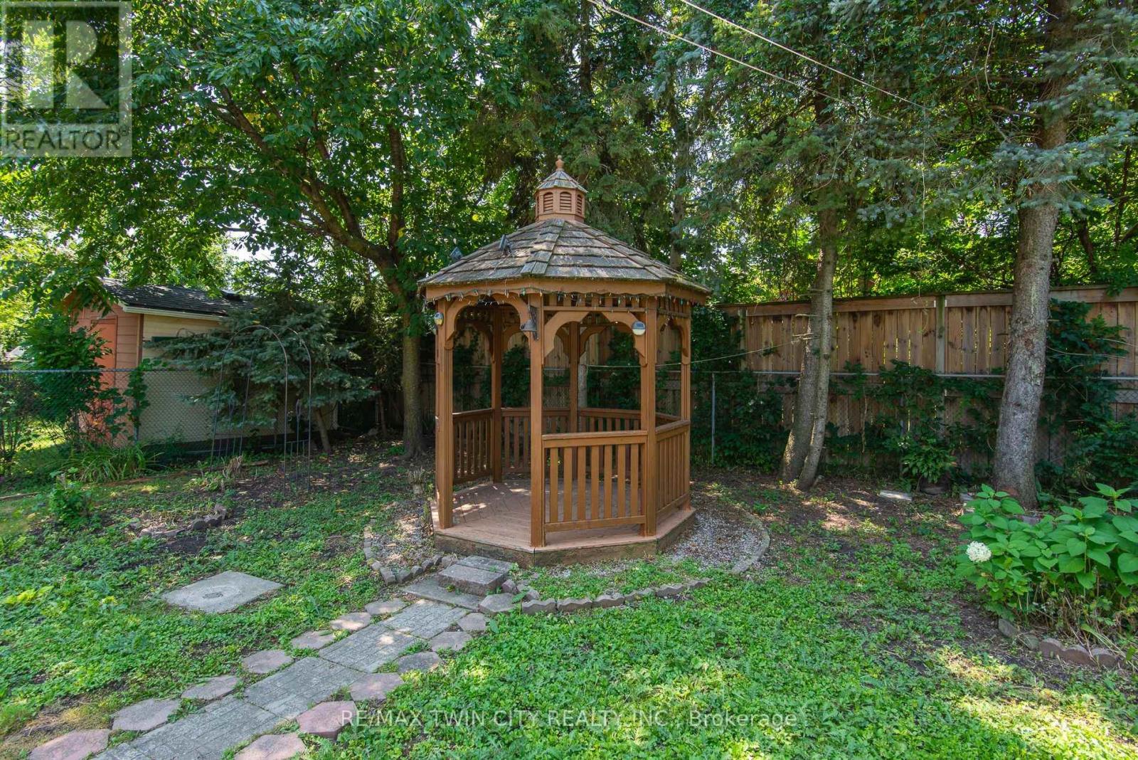635 CEDARGROVE PLACE