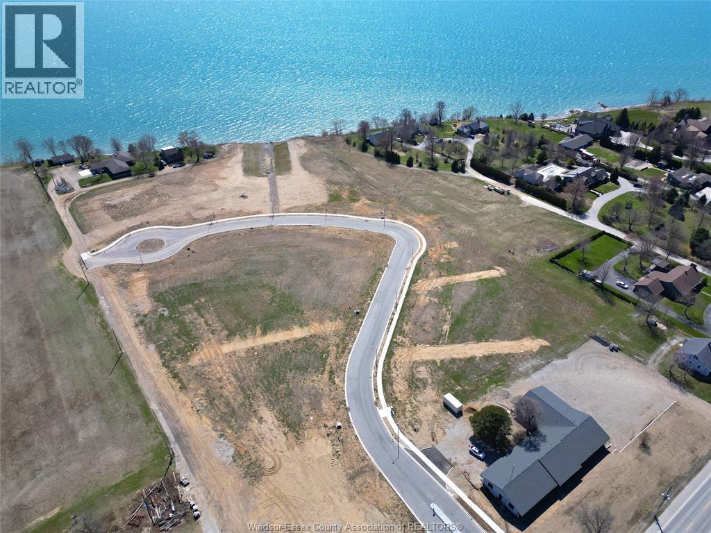 8 VISTA ISLE AVENUE