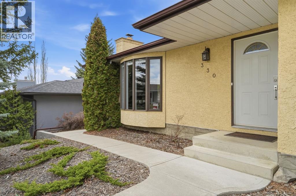 330 Silver Ridge Crescent NW