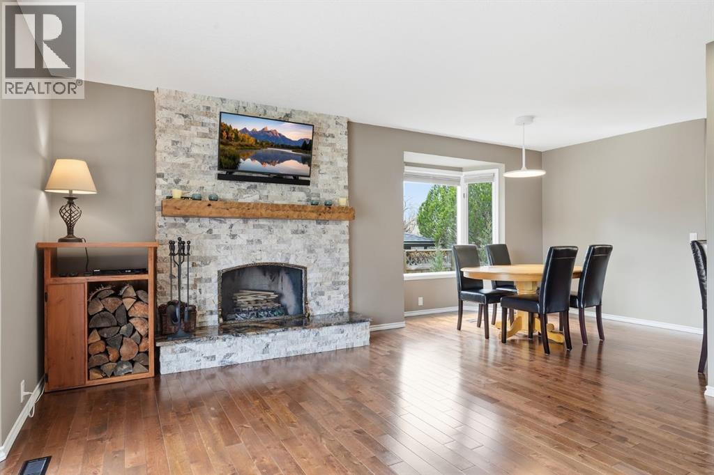 330 Silver Ridge Crescent NW