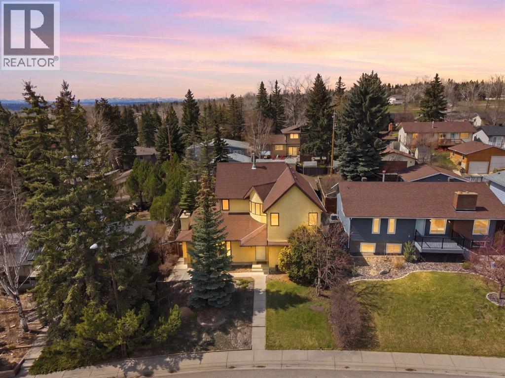 330 Silver Ridge Crescent NW