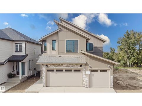 2512 213 ST NW Edmonton AB T6M3H3