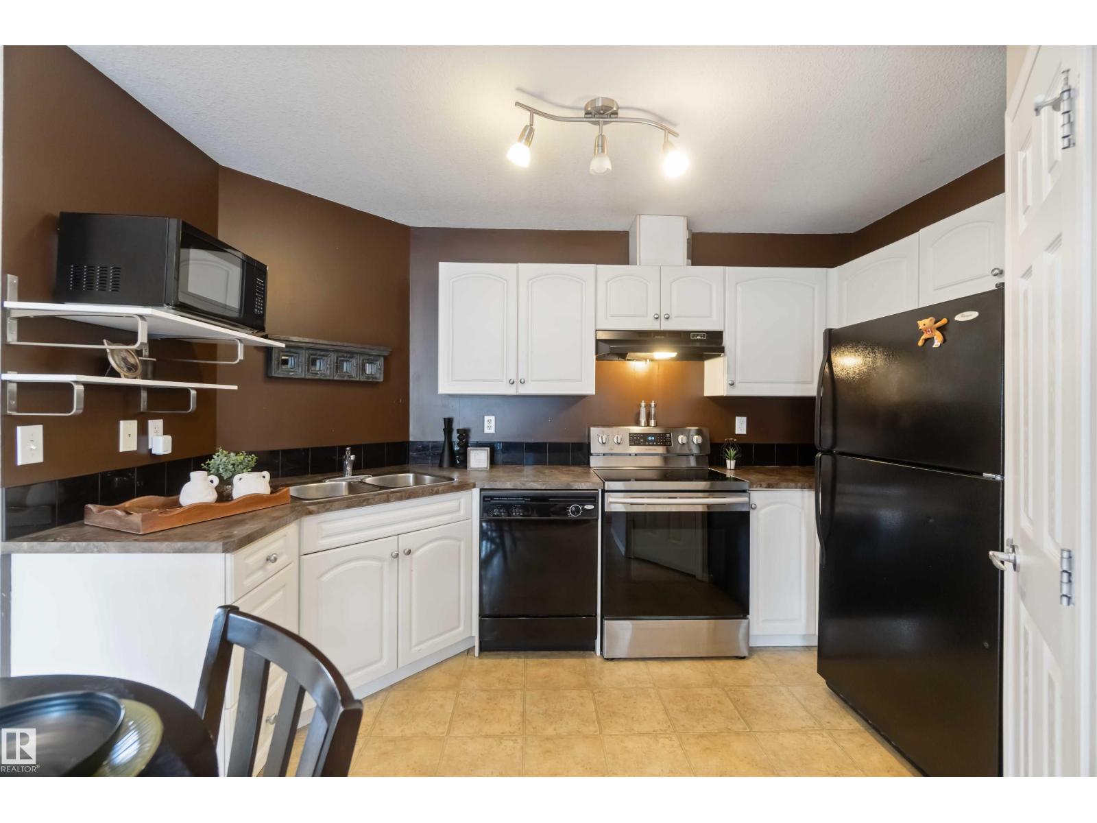 #7 150 EDWARDS DR SW