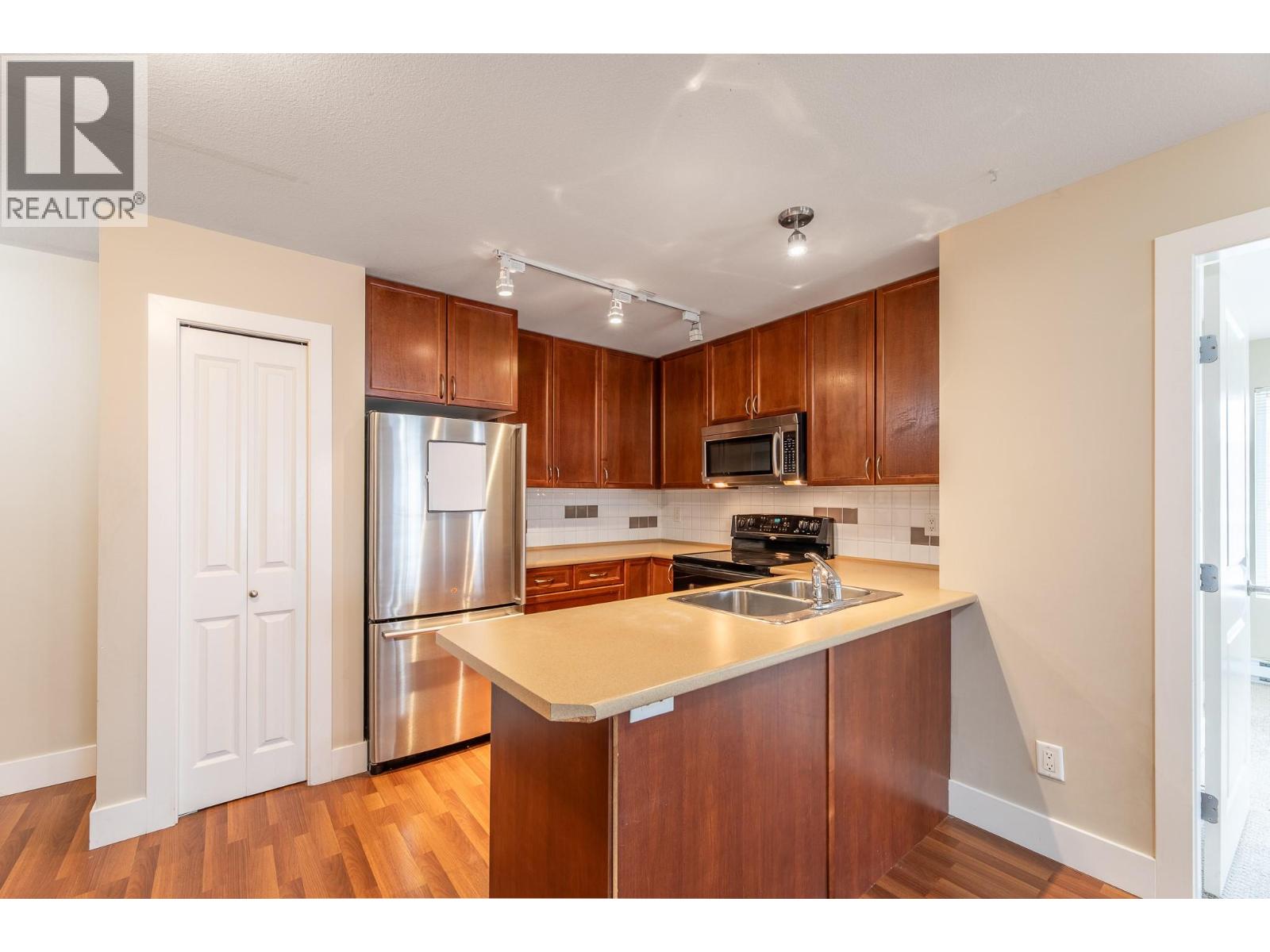 256 Hastings Avenue Unit# 203