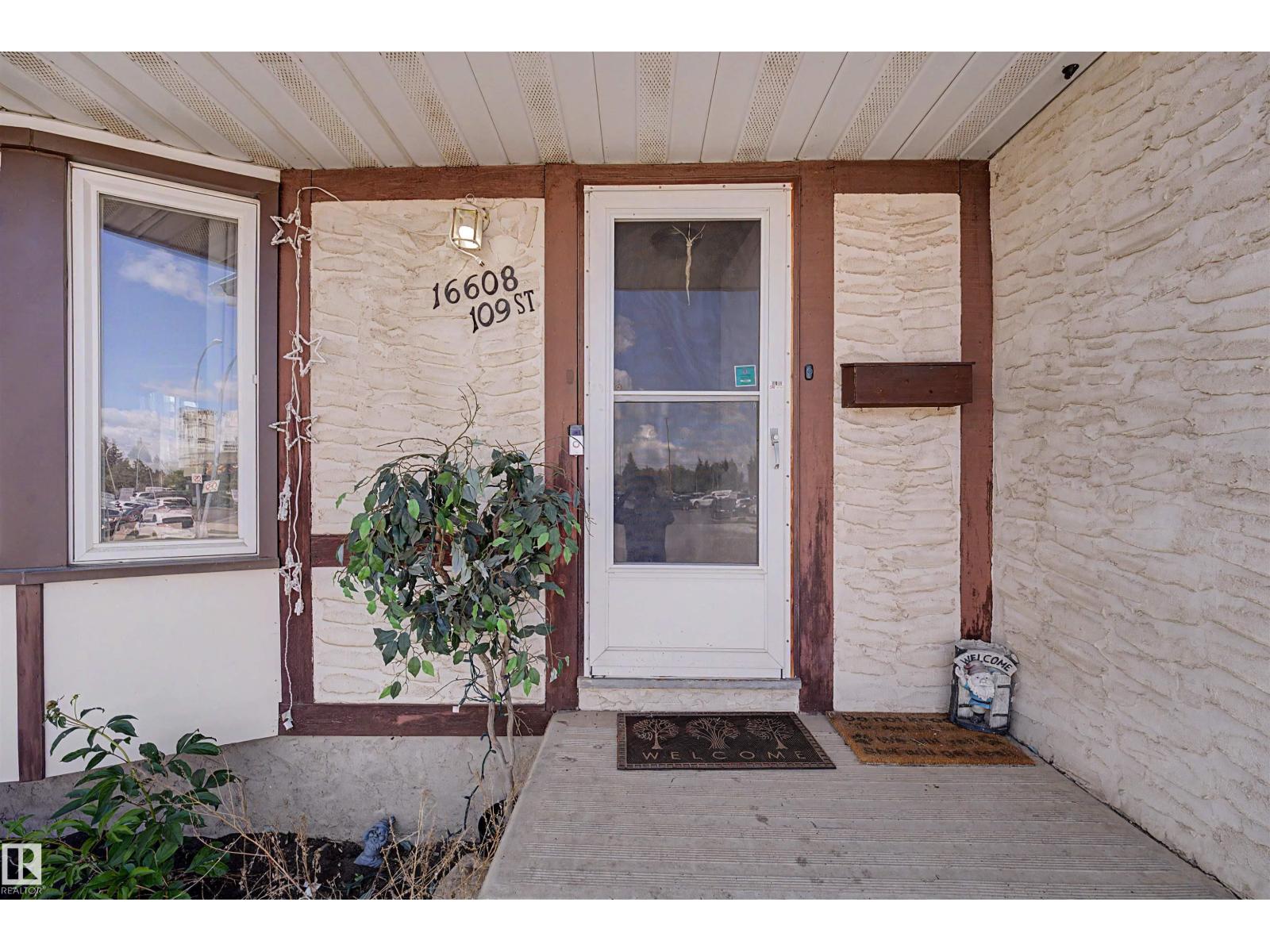 16608 109 ST NW