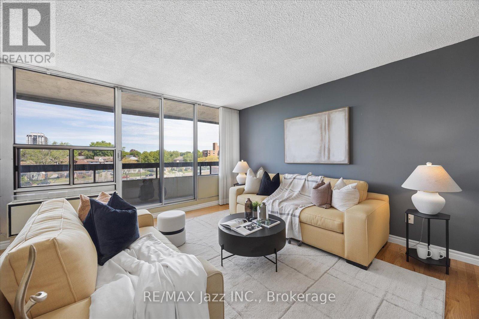 511 - 55 WILLIAM STREET E
