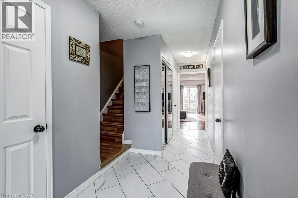 391 STONE CHURCH Road E Unit# 22