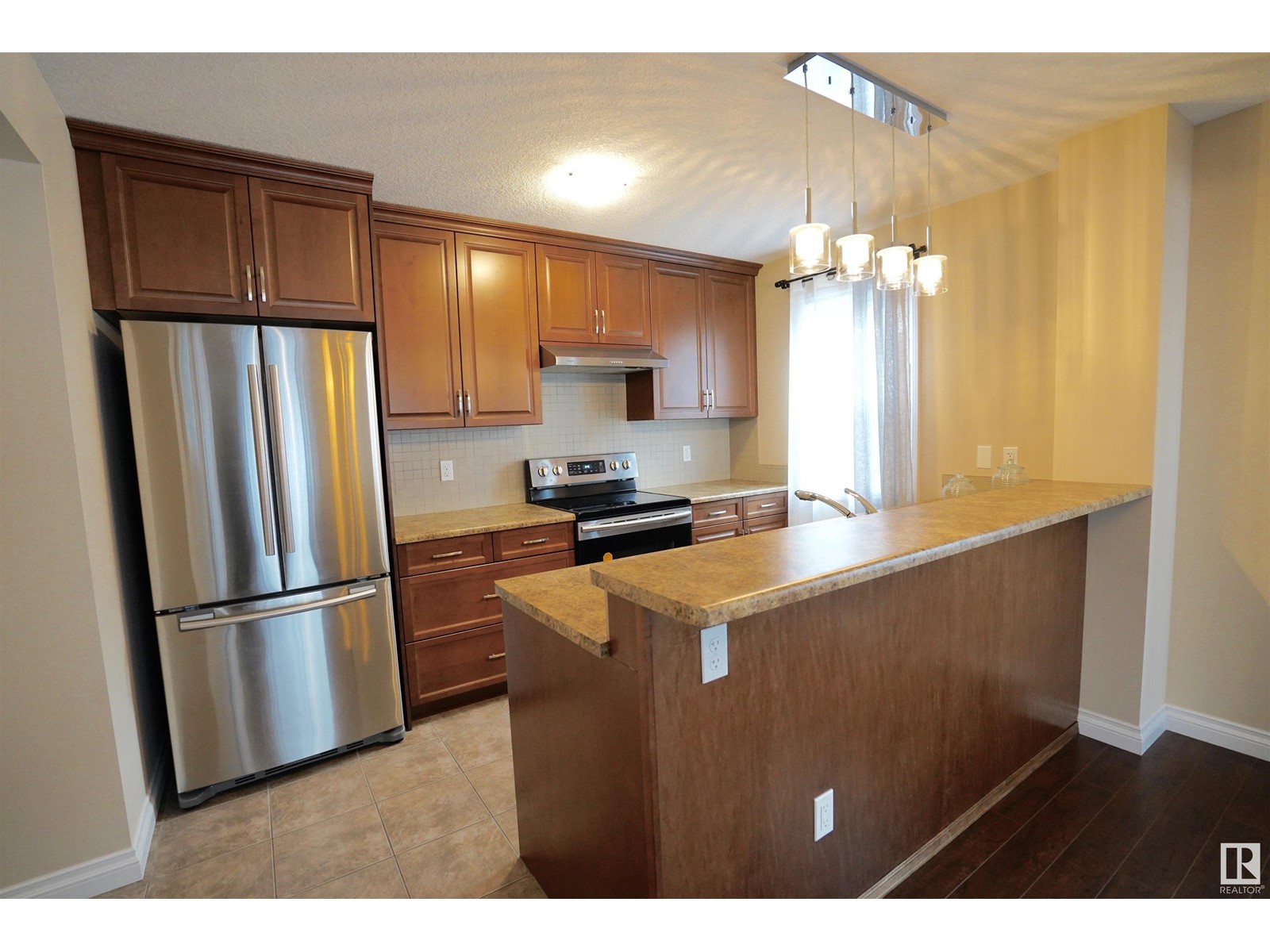 12018 65 ST NW