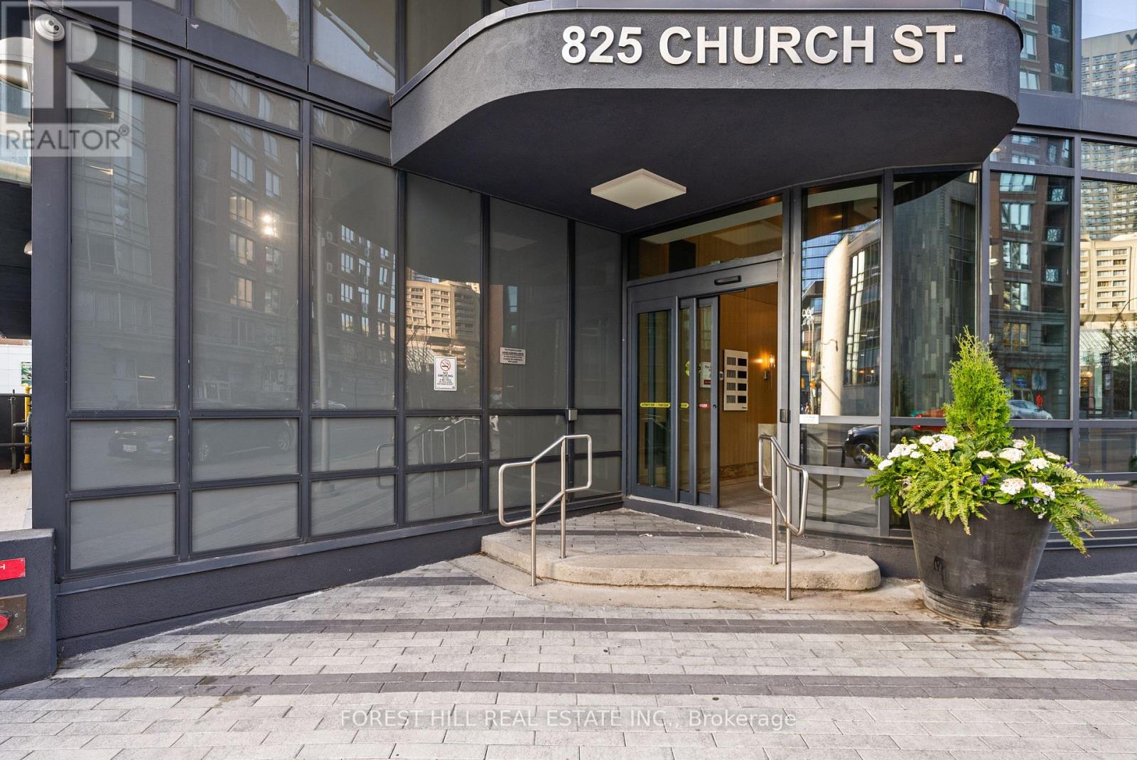 1106 - 825 CHURCH STREET