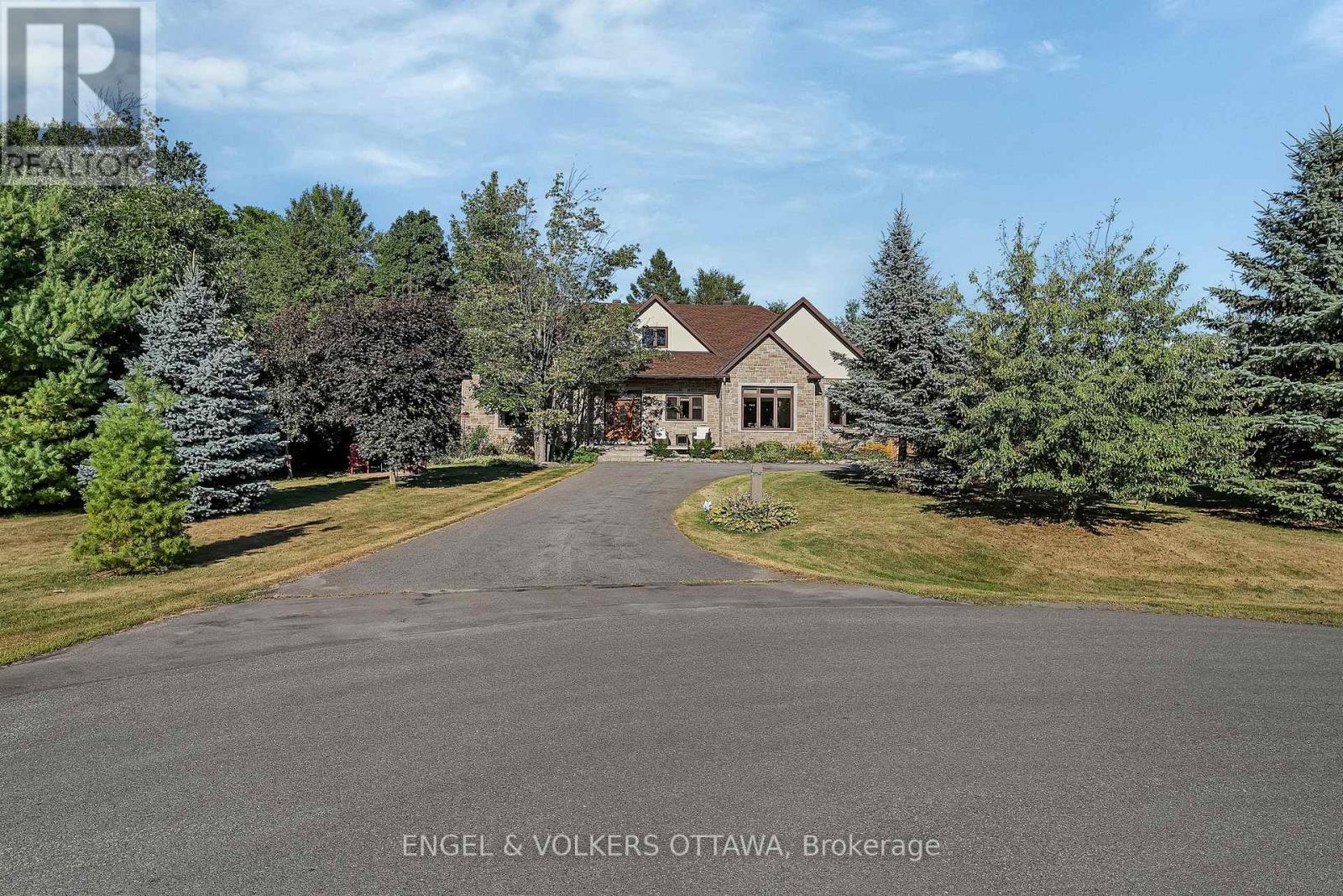 1836 WHITEMARSH CRESCENT