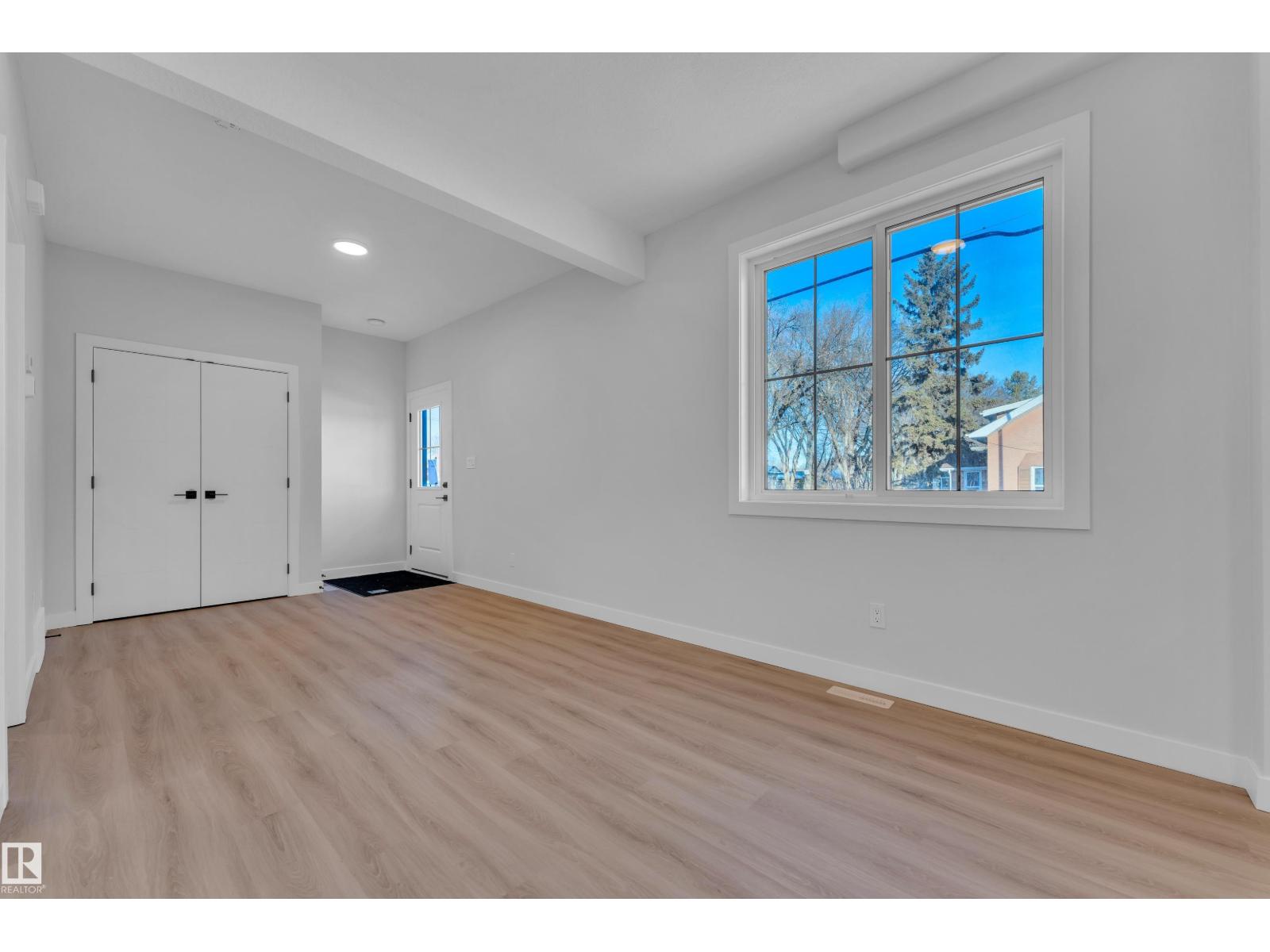 9531/ 9533 115 ave NW