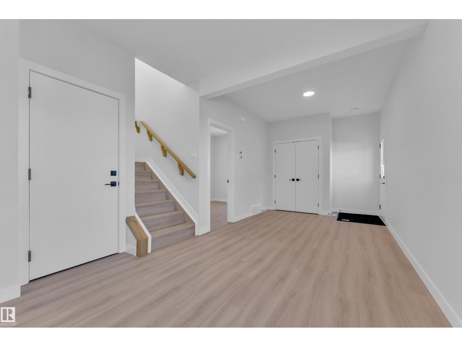 9531/ 9533 115 ave NW