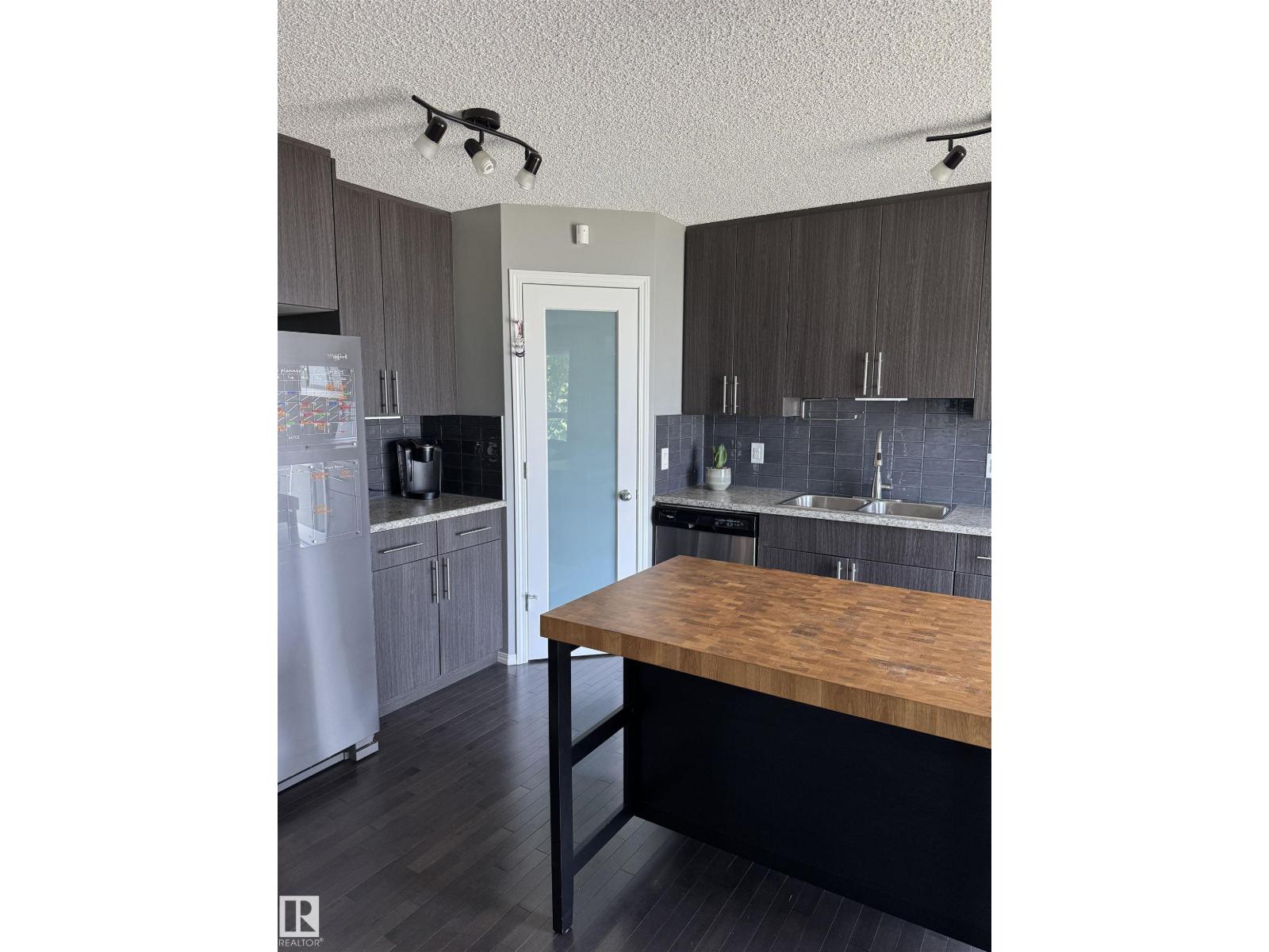 #18 13838 166 AV NW NW