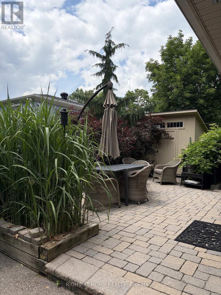 Photo 1 of 18 — 56 PENWICK CRESCENT, Richmond Hill (North Richvale), ON L4C5B4
