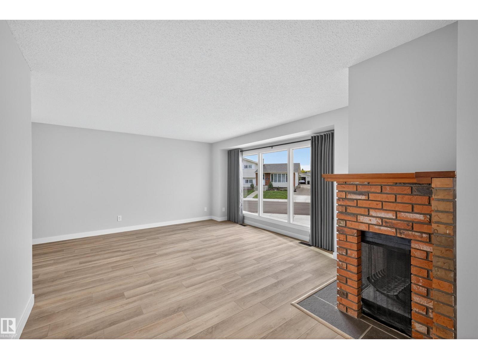13815 35 ST NW