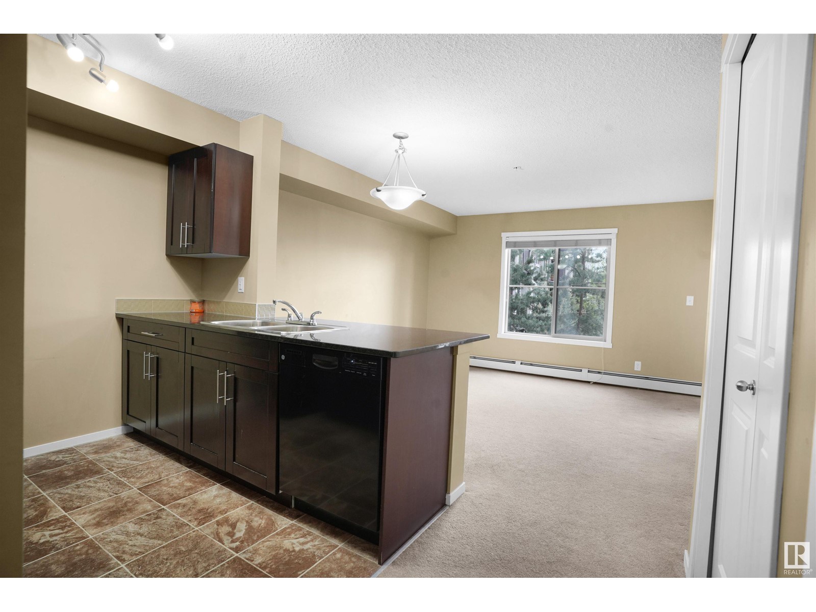#212 5370 CHAPPELLE RD SW