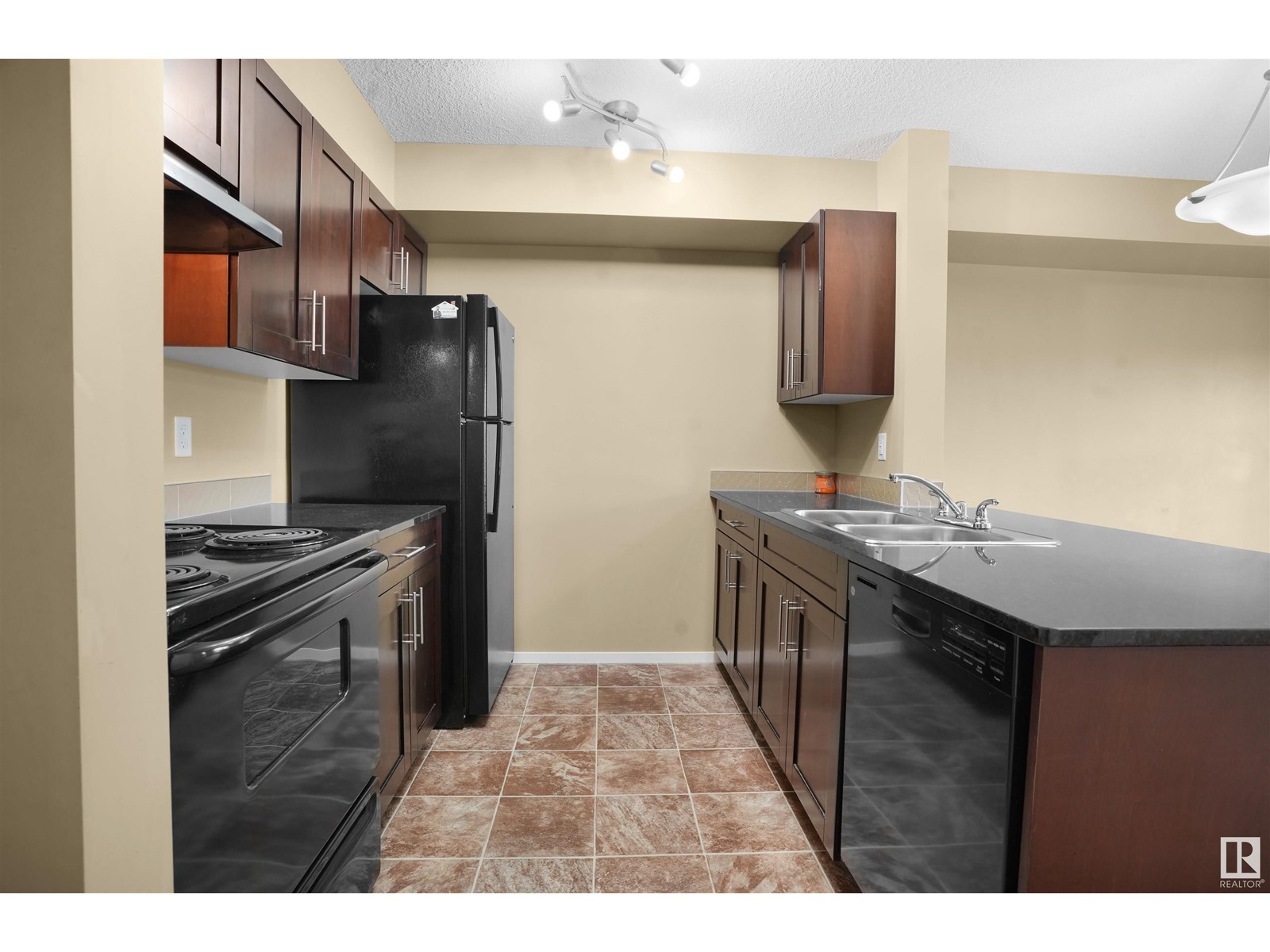 #212 5370 CHAPPELLE RD SW