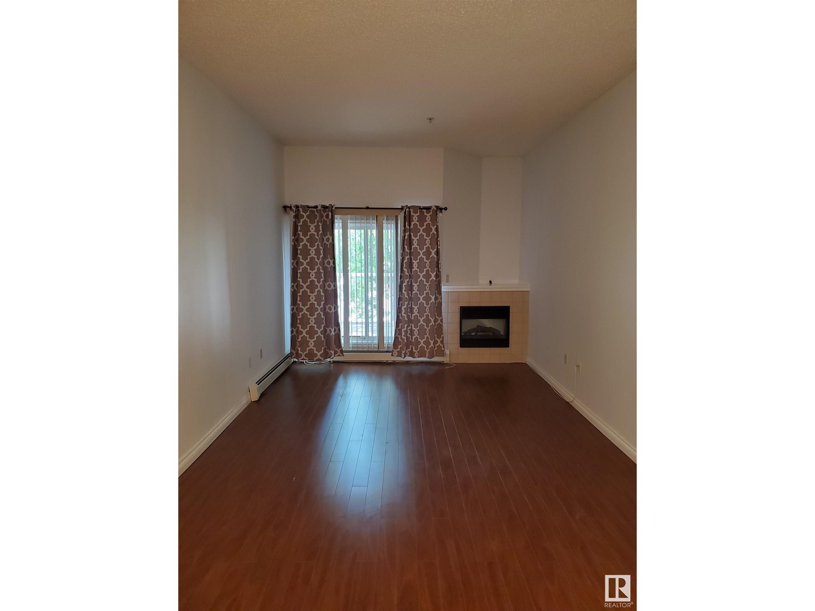 #104 11446 40 AV NW