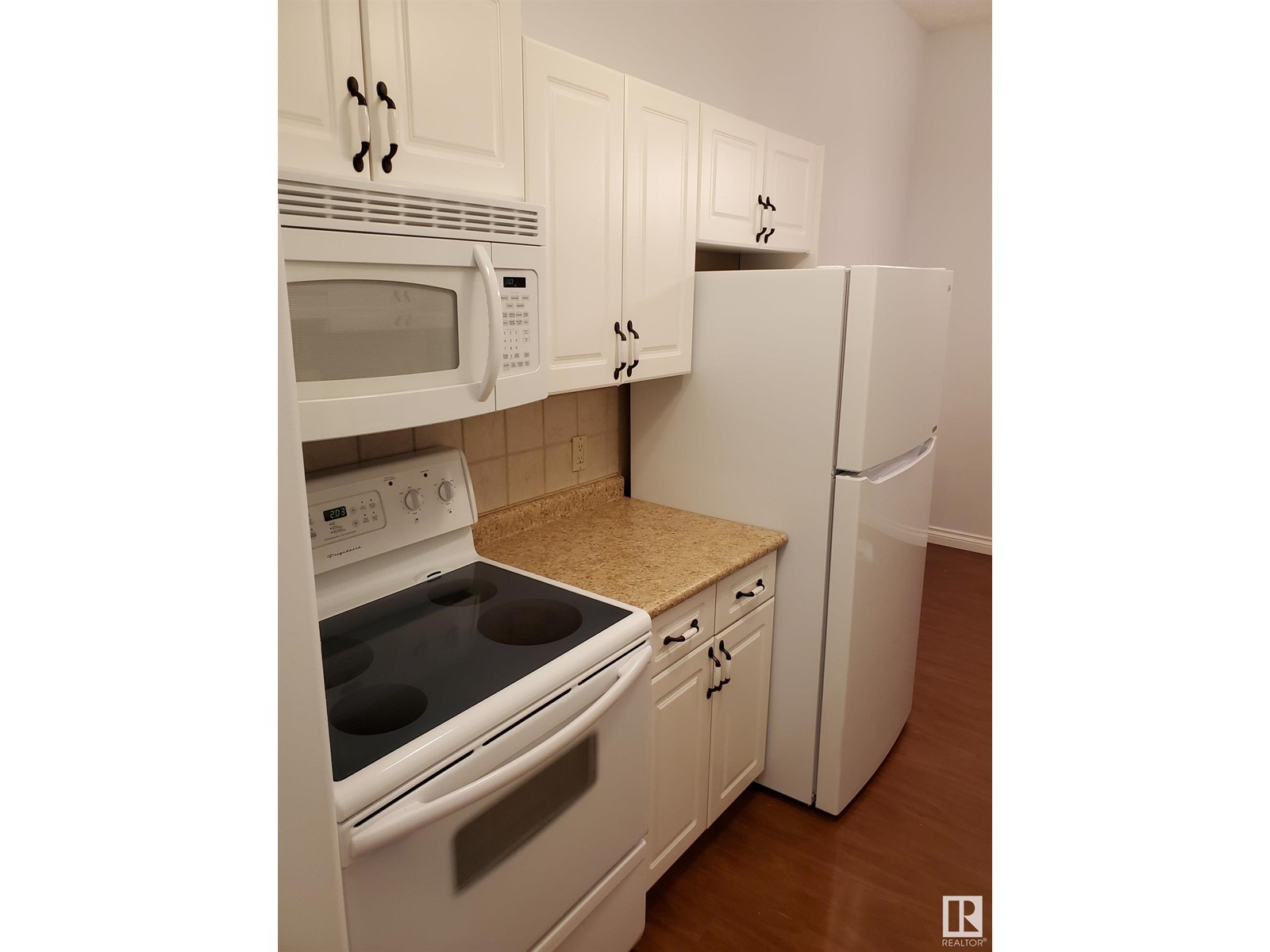 #104 11446 40 AV NW