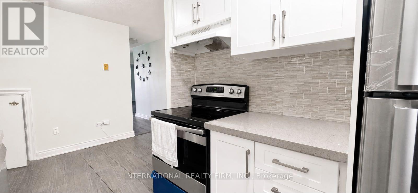 308 - 40 SUNNY GLENWAY