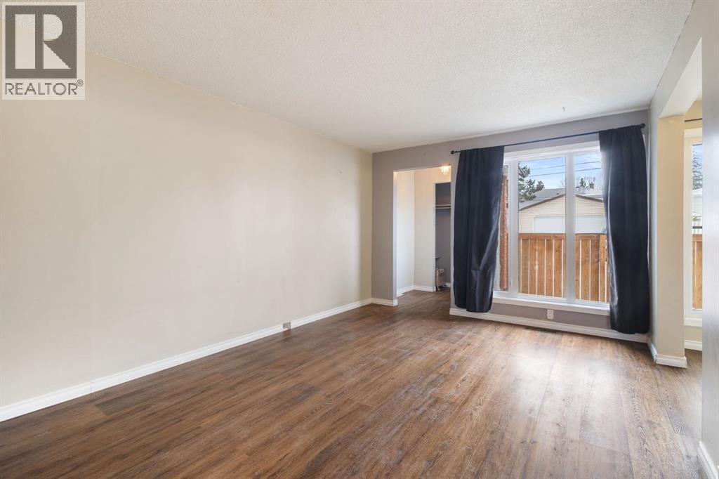 6, 6147 Buckthorn Road NW