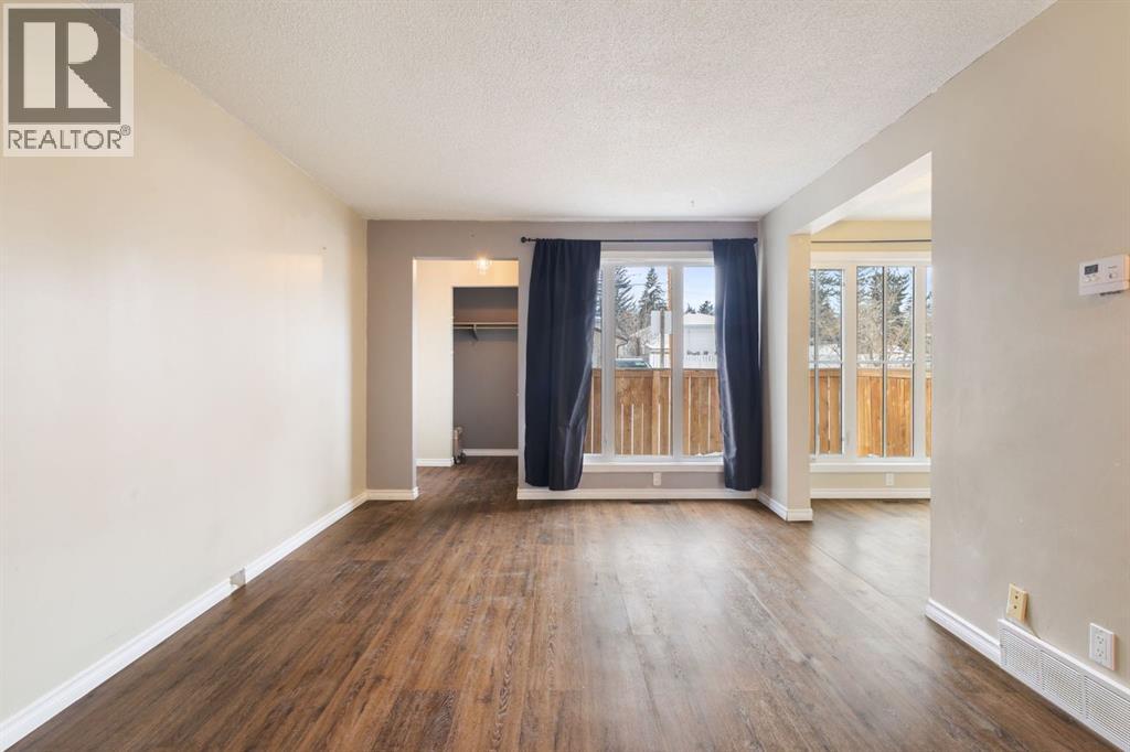 6, 6147 Buckthorn Road NW