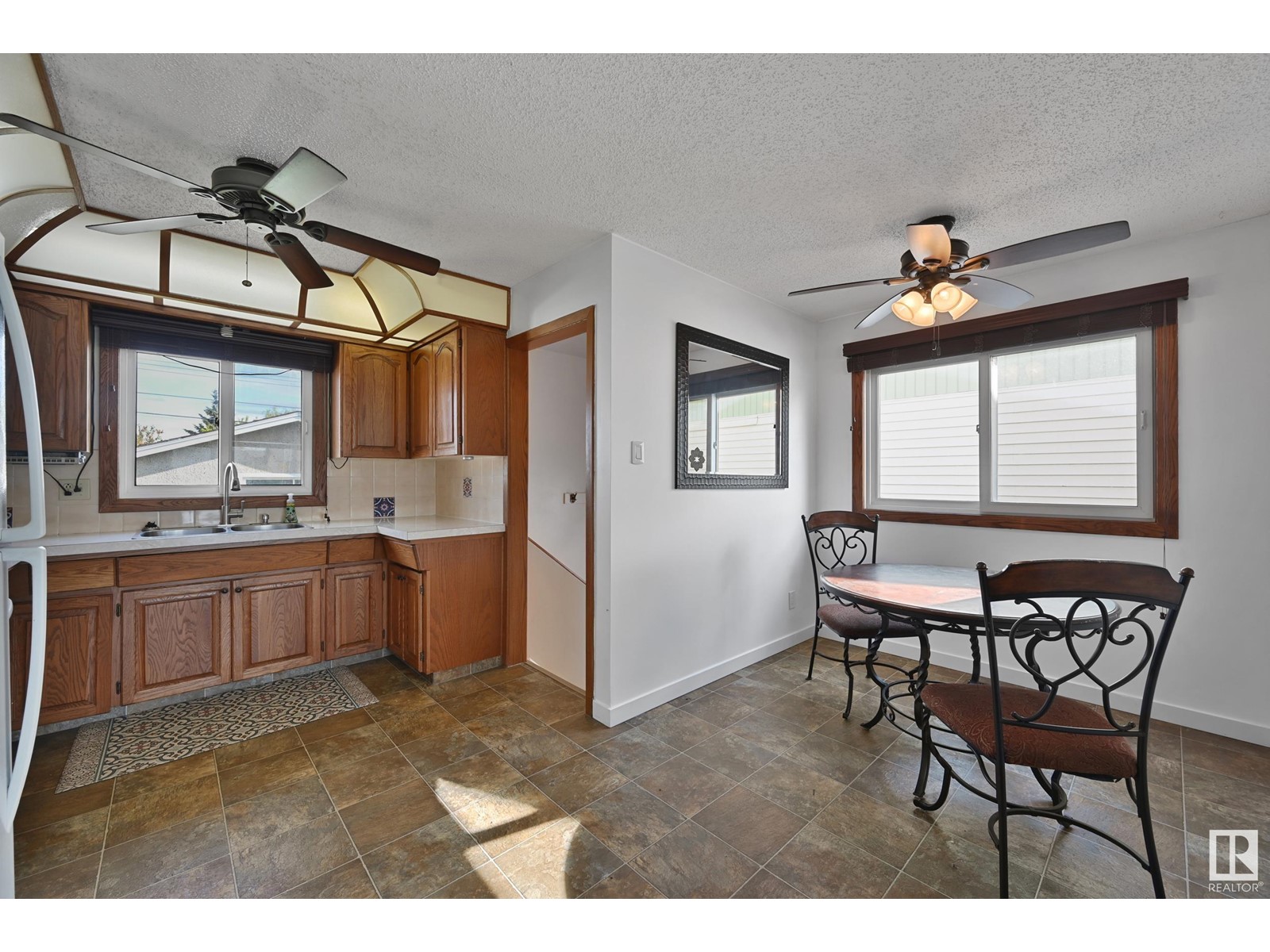 7820 130 AV NW