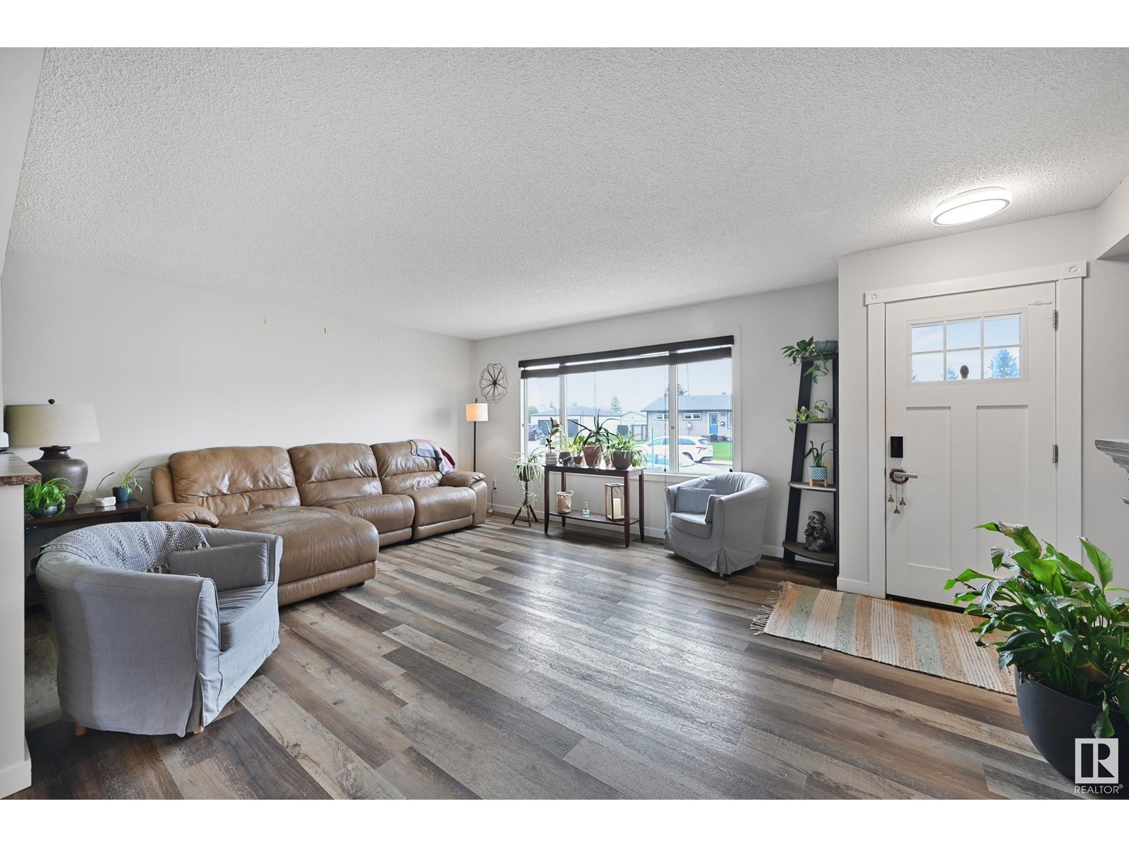 7820 130 AV NW
