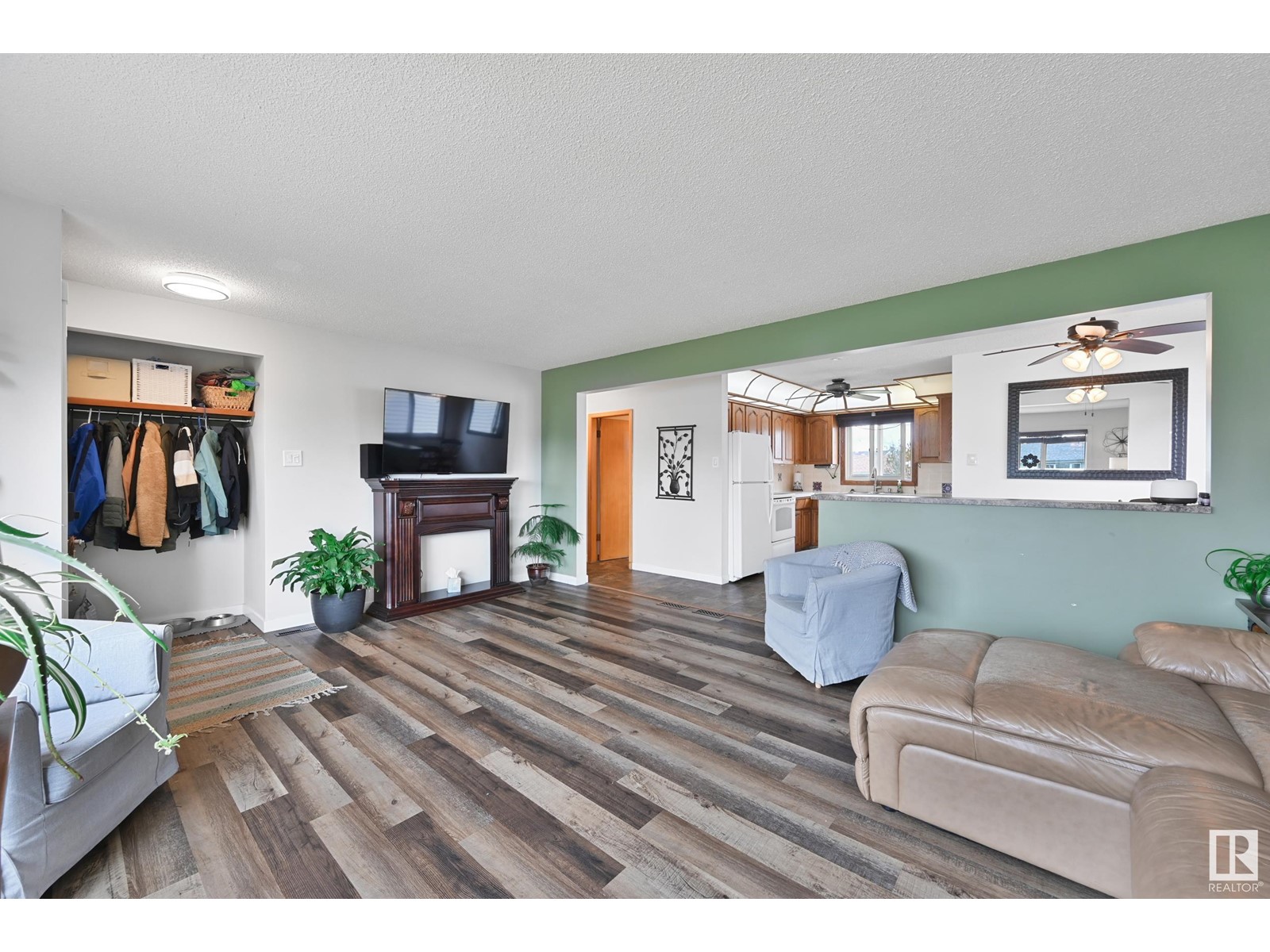 7820 130 AV NW