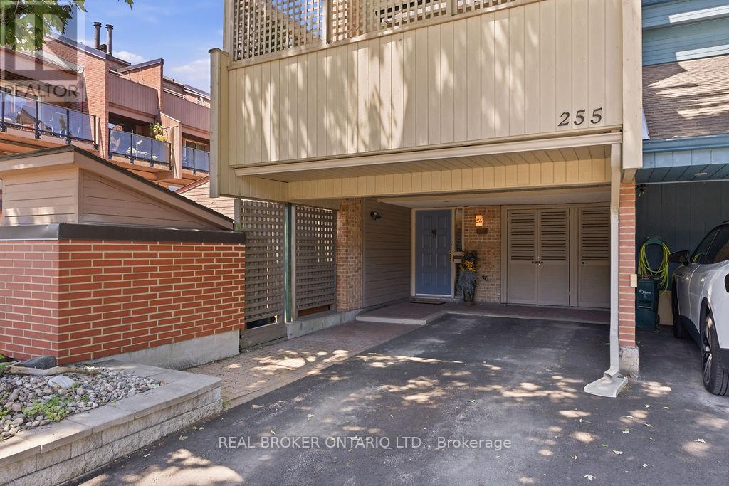 255 BRUYERE STREET
