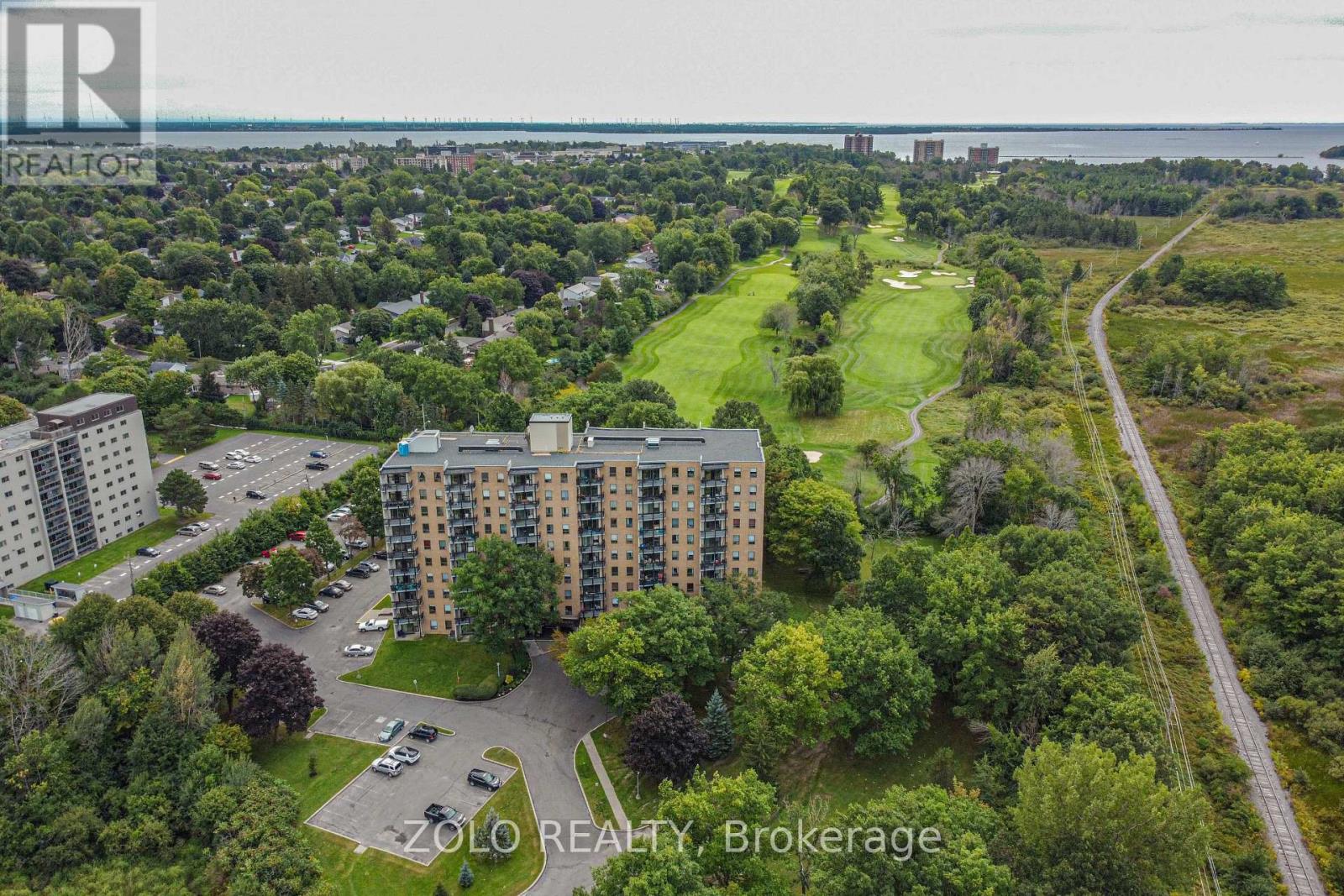 909 - 66 GREENVIEW DRIVE