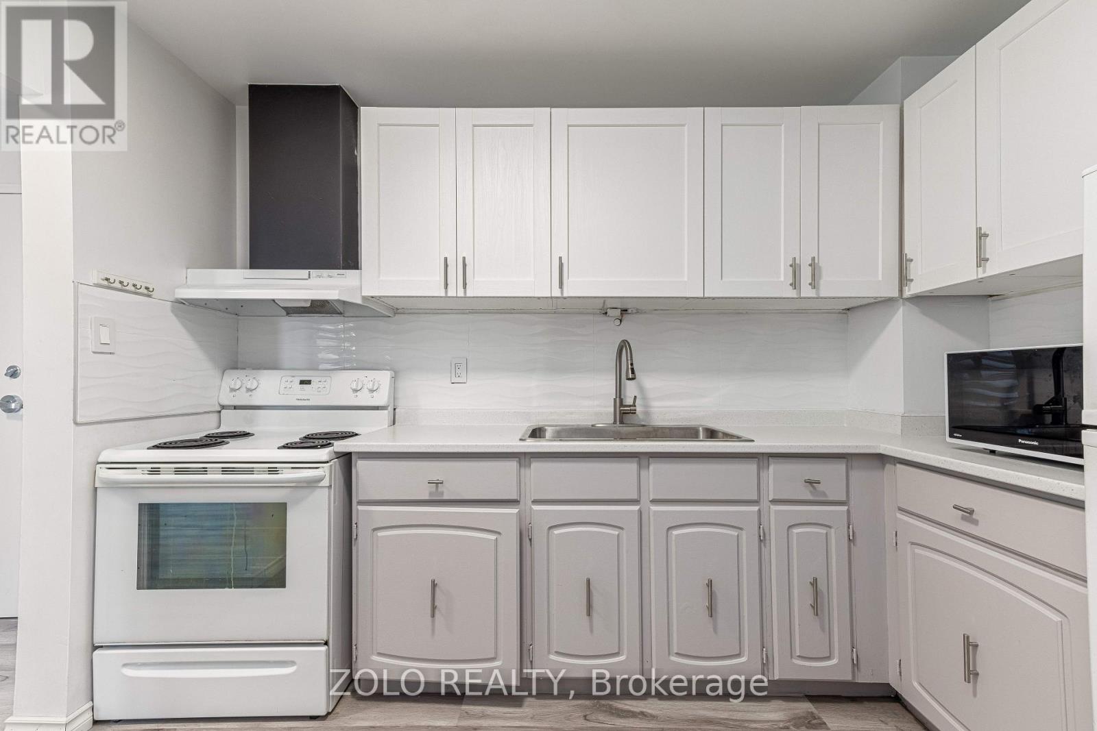 909 - 66 GREENVIEW DRIVE