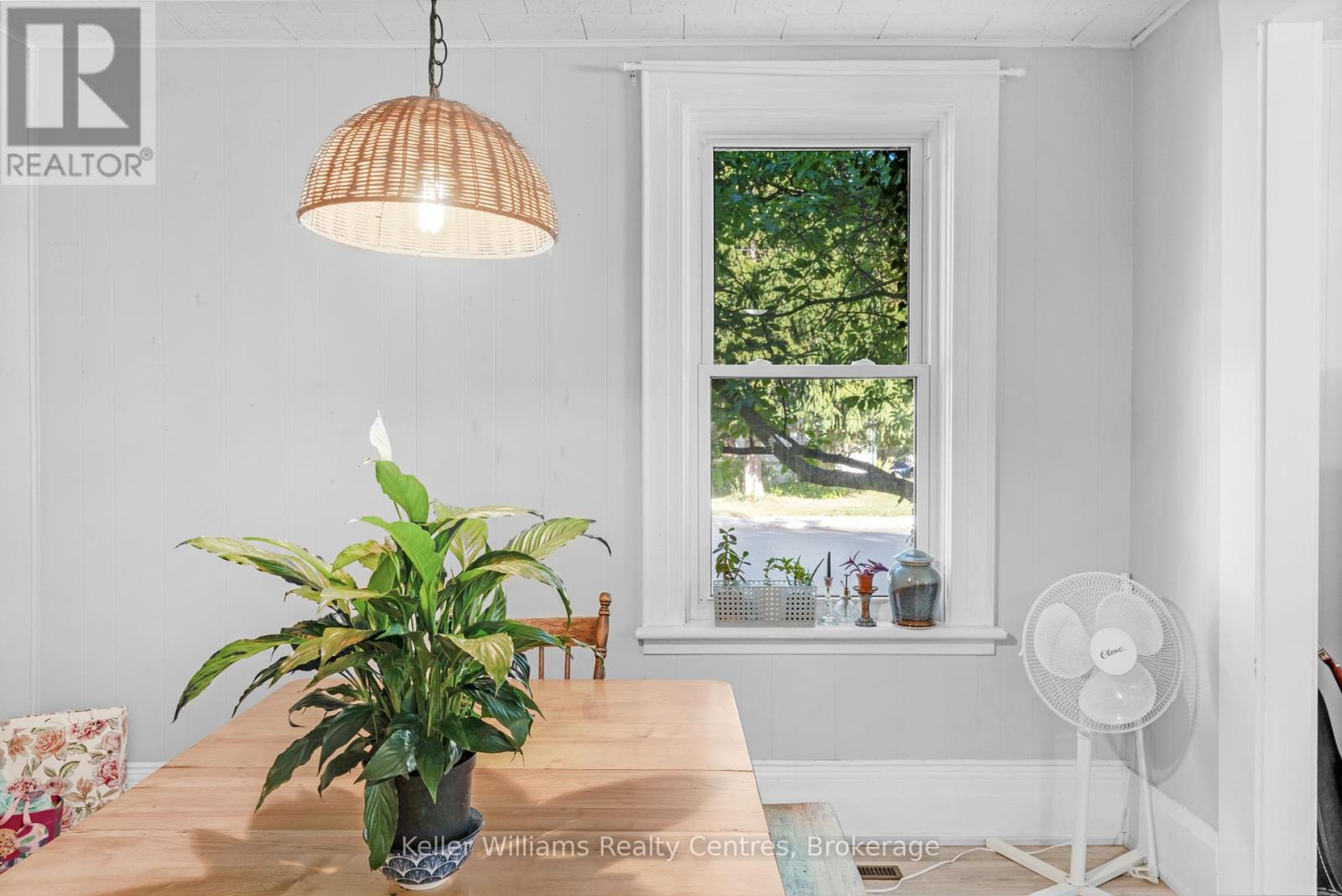 502 & 504 9TH STREET W