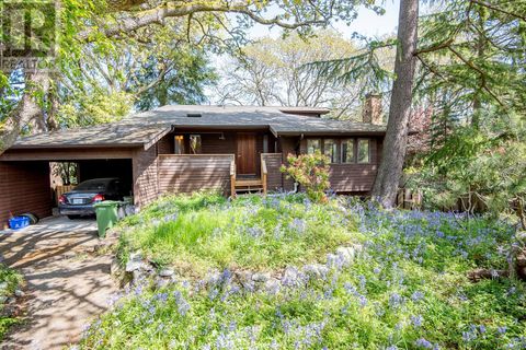 937 Pemberton Rd Victoria BC V8S3R5