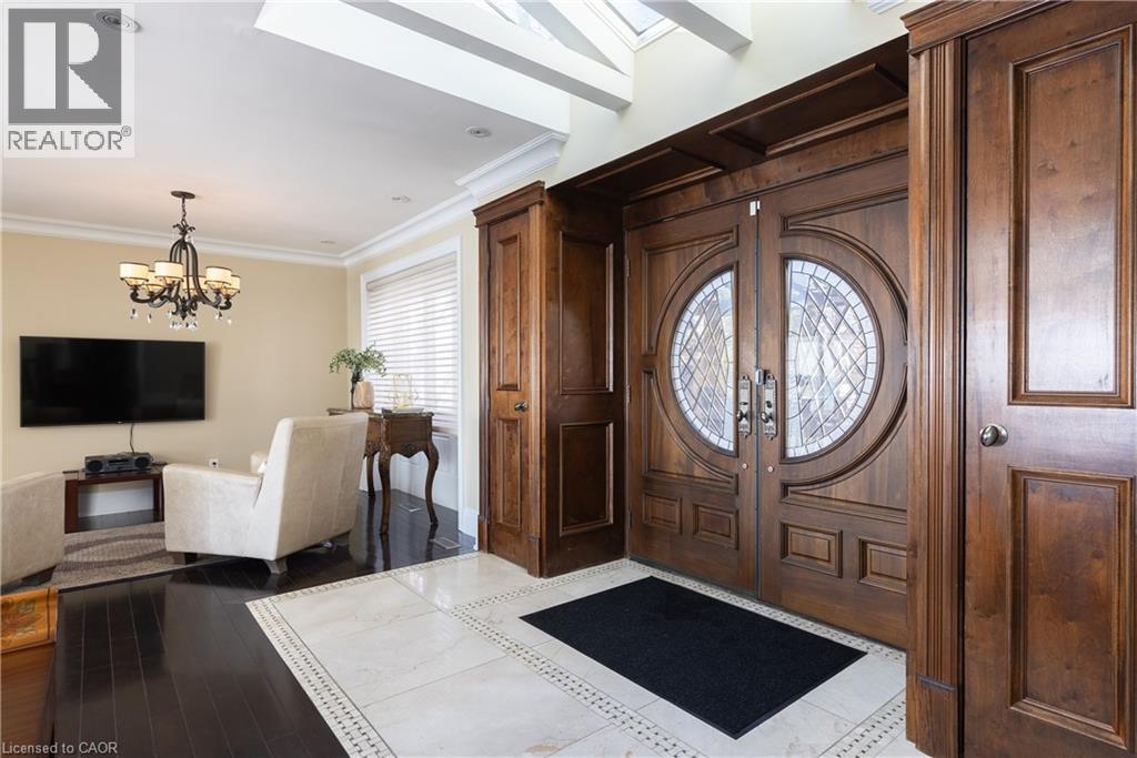 3346 LAKESHORE Road W