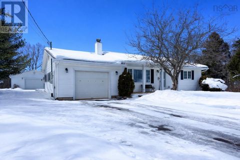 34 Riverbend Drive Amherst NS B4H3Y1
