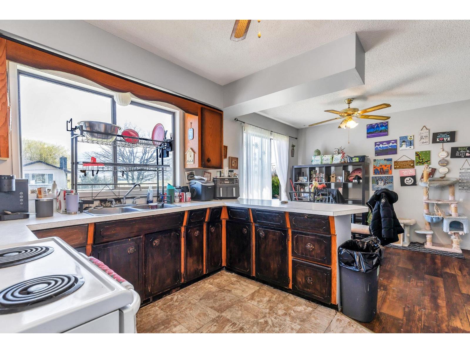 9501 PAULA CRESCENT|Chilliwack Proper East