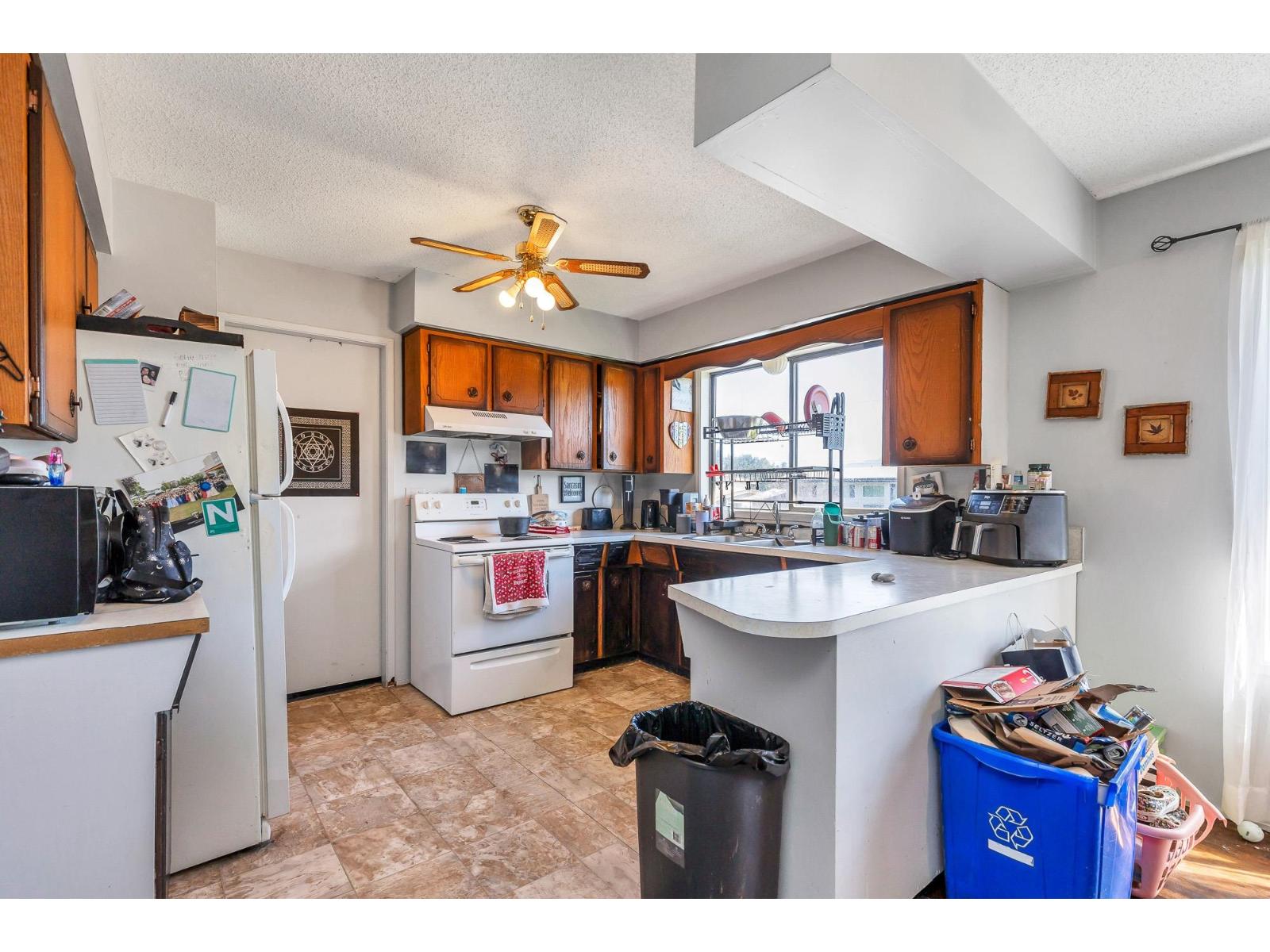 9501 PAULA CRESCENT|Chilliwack Proper East