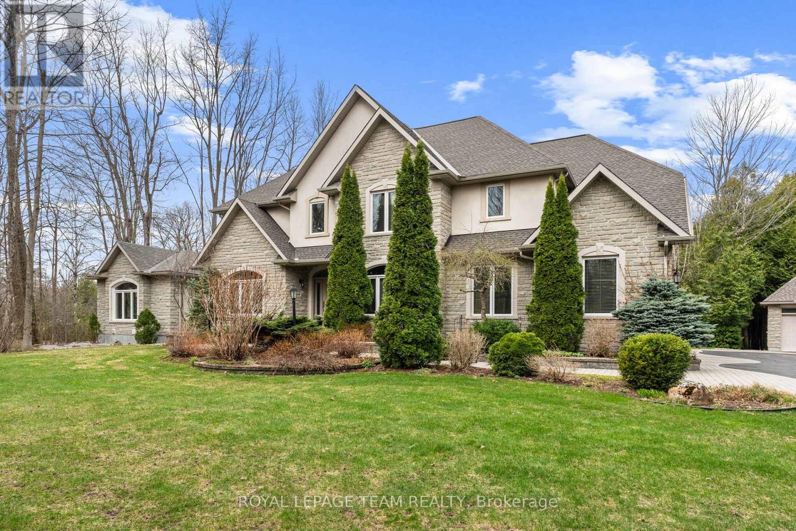 6005 EARLSCOURT CRESCENT