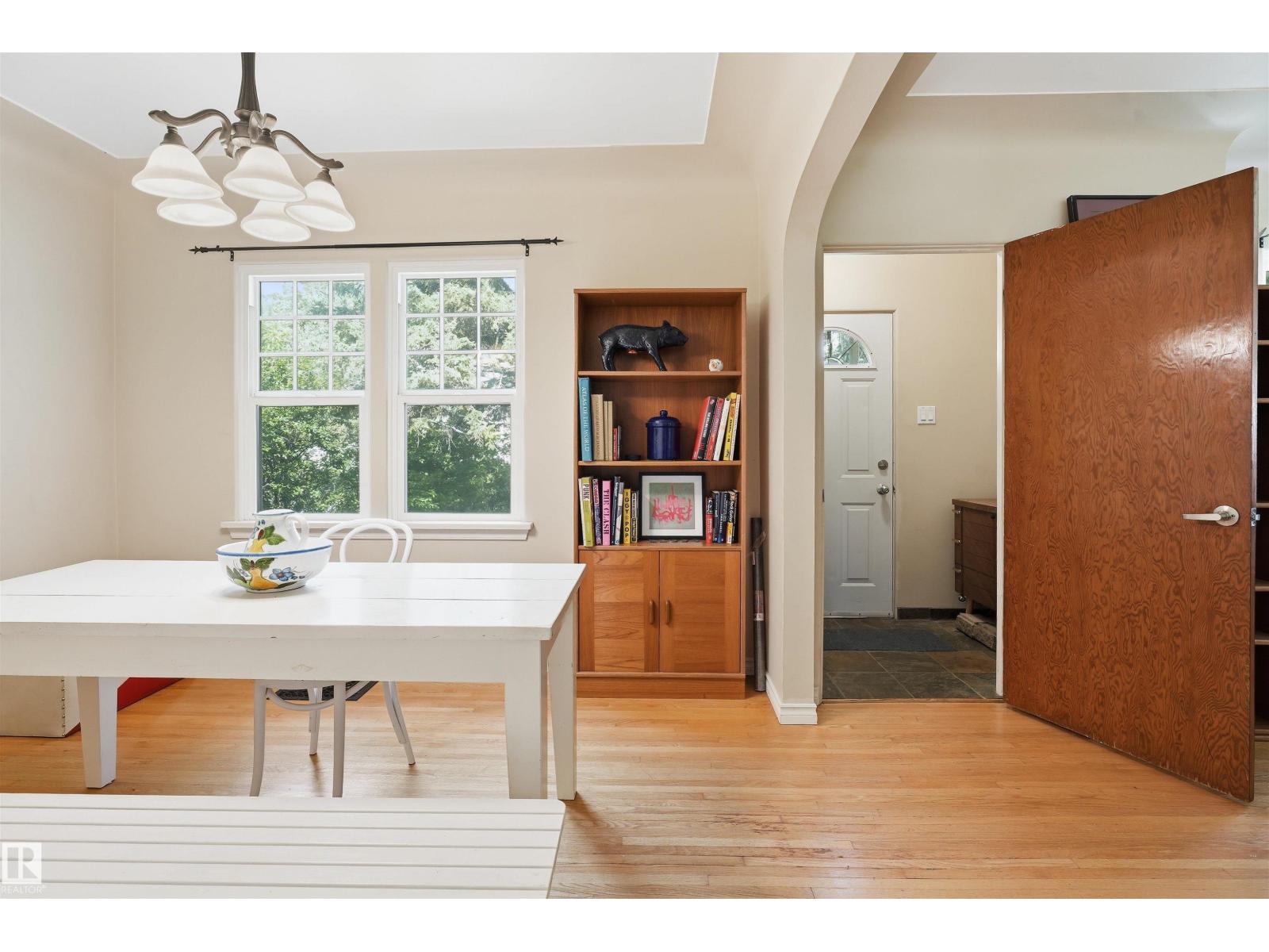 11334 104 ST NW