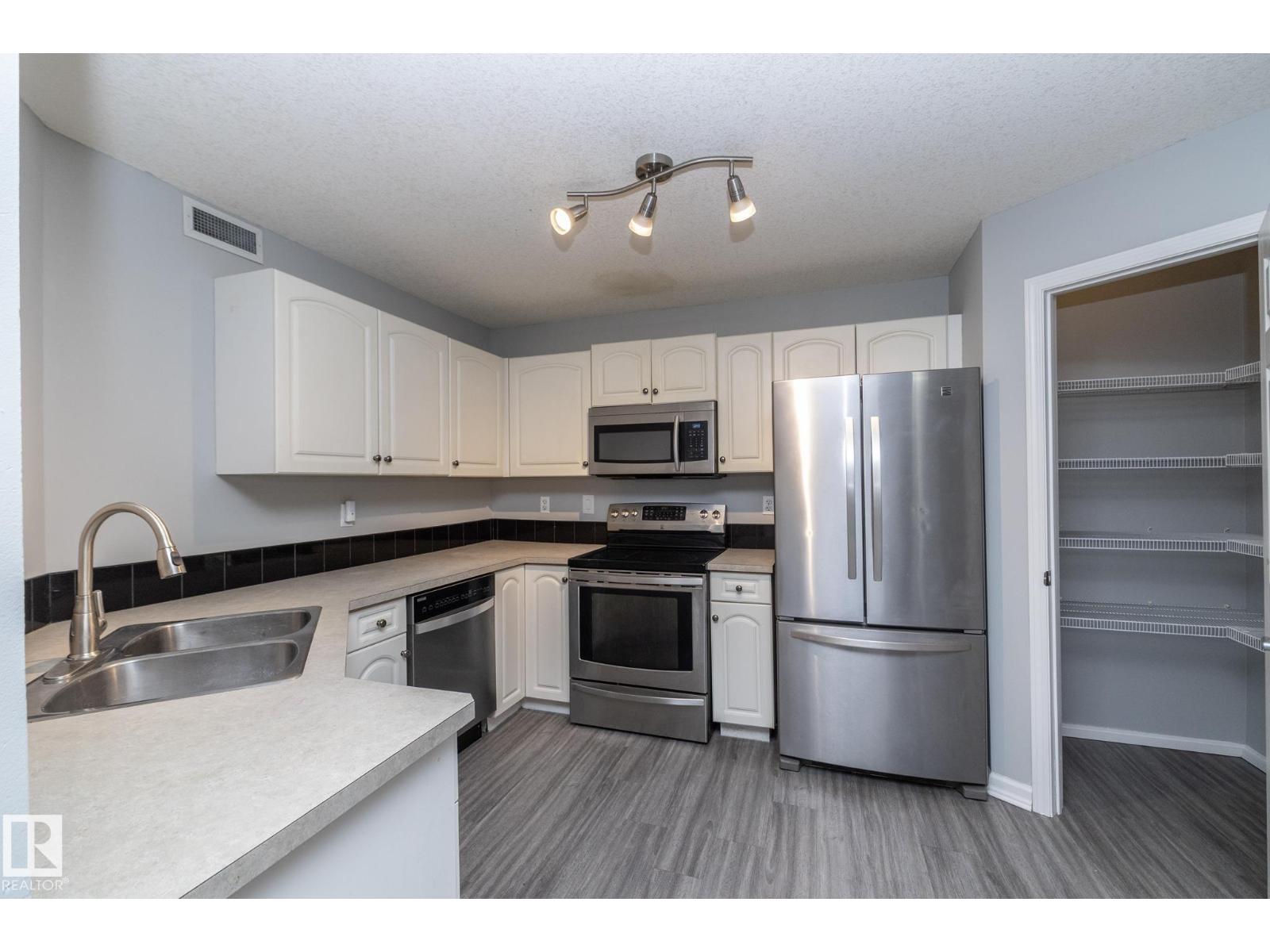 #1 150 EDWARDS DR SW