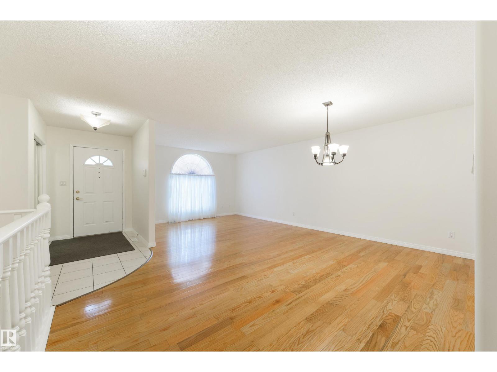 997 YOUVILLE DR W NW