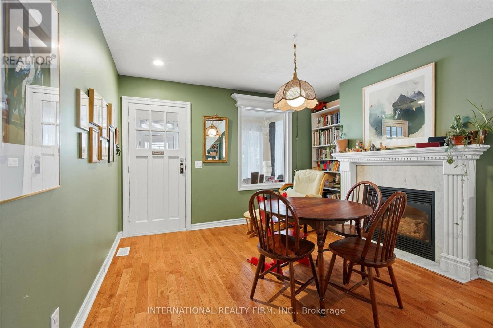 116 MERRILL AVENUE E